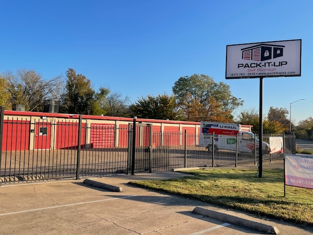 Primary Photo Of 5000 W Vickery Blvd, Fort Worth Self Storage For Sale