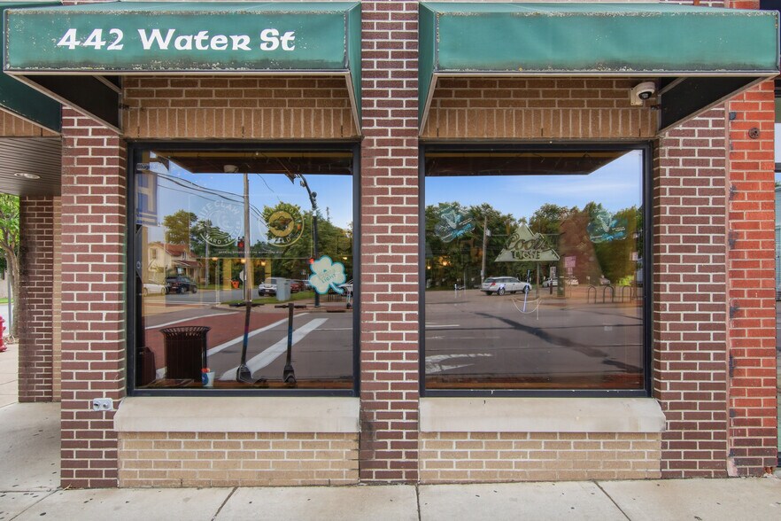 More Photos Of 442 Water St, Eau Claire Bar For Sale