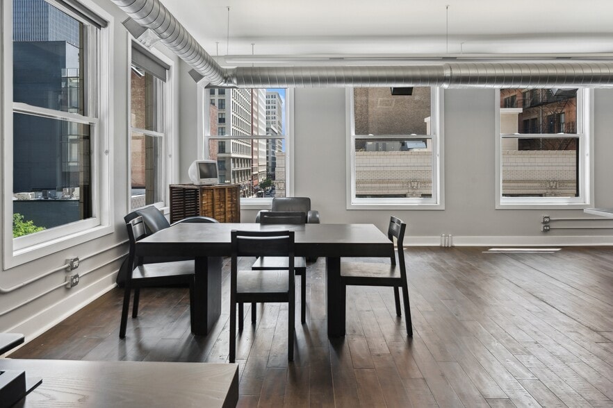 More Photos Of 33 W Jackson Blvd, Chicago Loft Creative Space For Sale