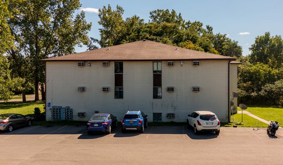 More Photos Of 5724 Glendale Dr, Lockport Apartments For Sale