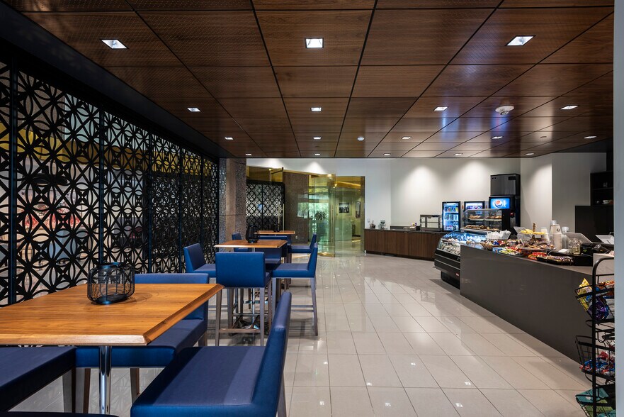 More Photos Of 1850 N Central Ave, Phoenix Office For Lease