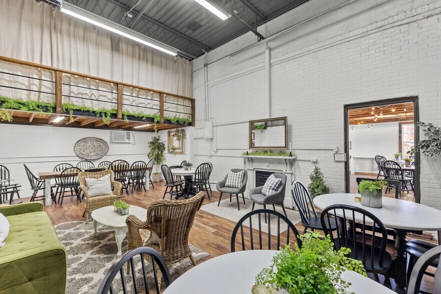 More Photos Of 1403 Interstate Highway 30, Greenville General Retail For Sale