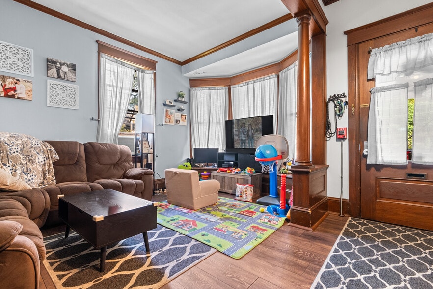 More Photos Of 700 Cattell St, Easton General Retail For Sale