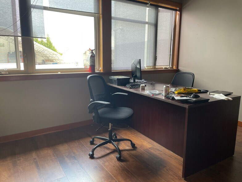 More Photos Of 26020 31B Ave, Langley Twp Flex For Lease