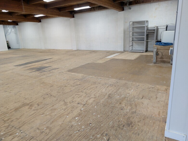 More Photos Of 306 Nordic dr, Petersburg Freestanding For Sale