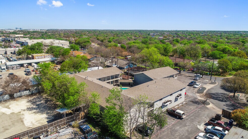 More Photos Of 8502 Dryfield Dr, Austin Apartments For Sale