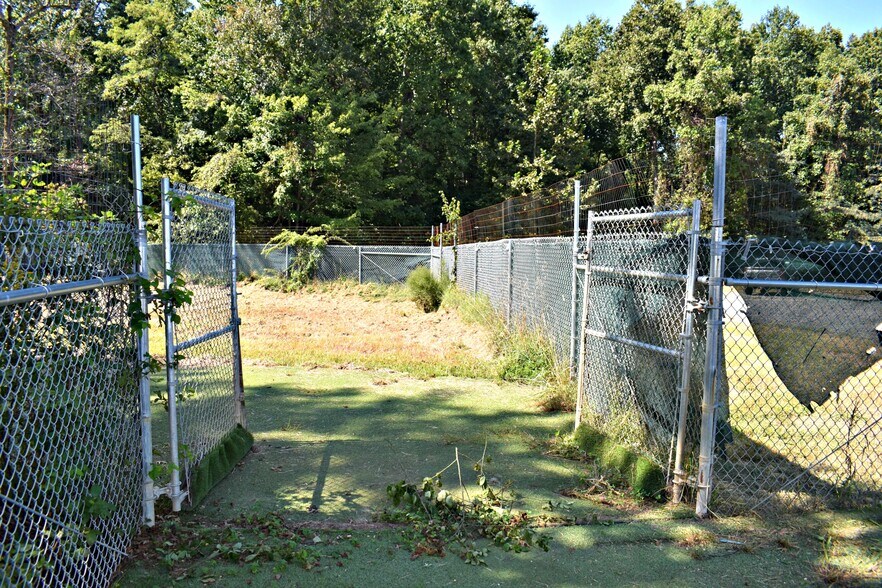 More Photos Of 11275 Edge Hill Rd, Newburg Service For Sale