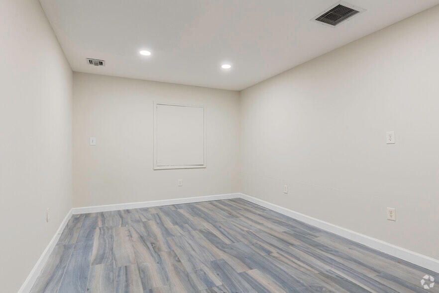 More Photos Of 805 33rd Ct SW, Vero Beach Unknown For Lease