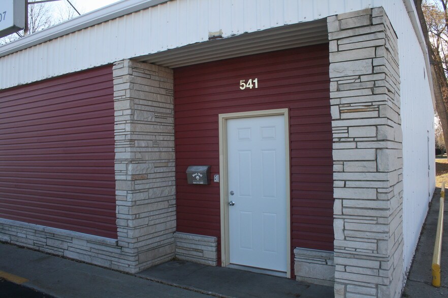 More Photos Of 541 W 10th Ave, Oshkosh General Retail For Sale