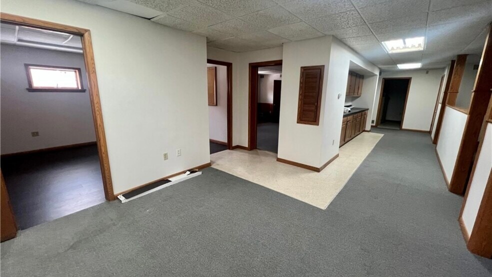 More Photos Of 438 Line Ave, Ellwood City Office For Sale
