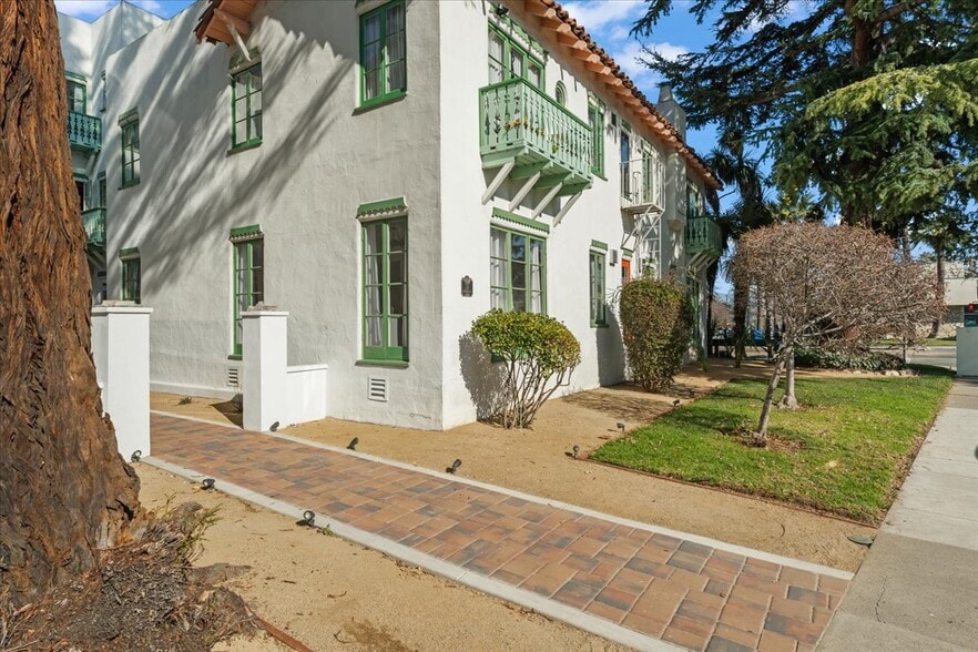 More Photos Of 15 Hawthorne Way, San Jose Apartments For Sale