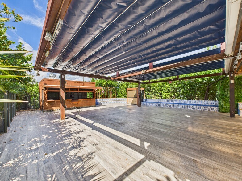 More Photos Of 2509 N Miami Ave, Miami Loft Creative Space For Lease