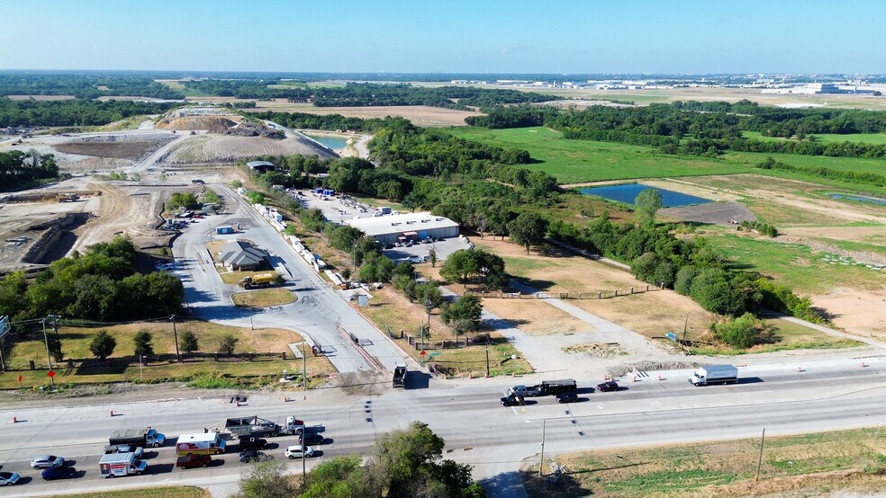 More Photos Of 2462 E University Dr, McKinney Warehouse For Sale