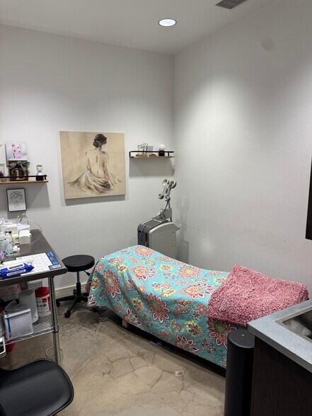 More Photos Of 4319 Camp Bowie Blvd, Fort Worth Medical For Sale