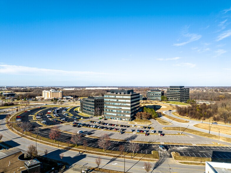 More Photos Of 7501 NW Tiffany Springs Pky, Kansas City Office For Lease