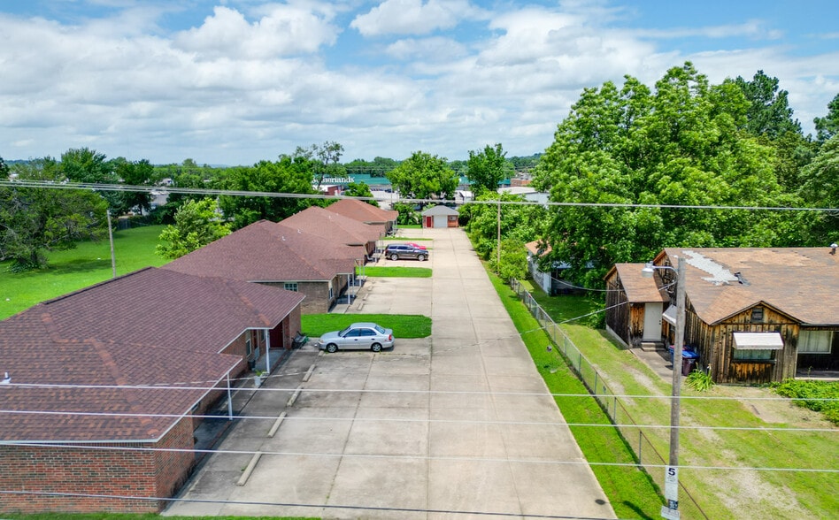 More Photos Of 1851 Brazil Ave, Fort Smith Apartments For Sale