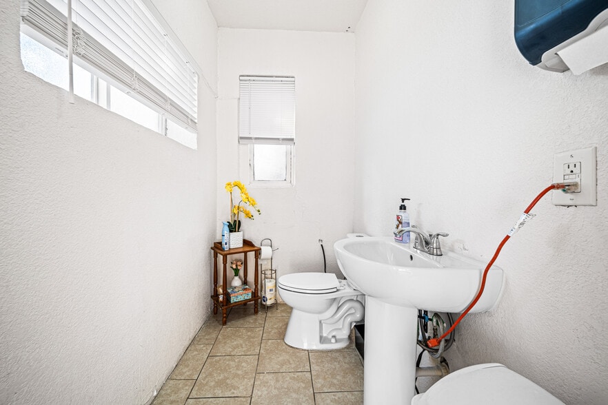 More Photos Of 1021 W 11th St, Pueblo Specialty For Sale