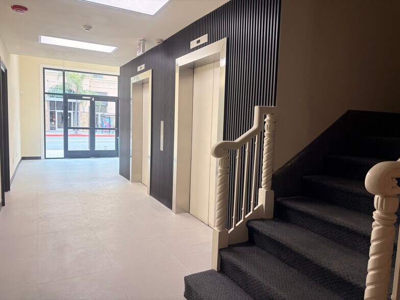 More Photos Of 301-317 W Main St, Alhambra Serviced Offices For Lease