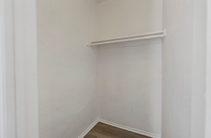 More Photos Of 526-534 W 47th St, Los Angeles Apartments For Sale