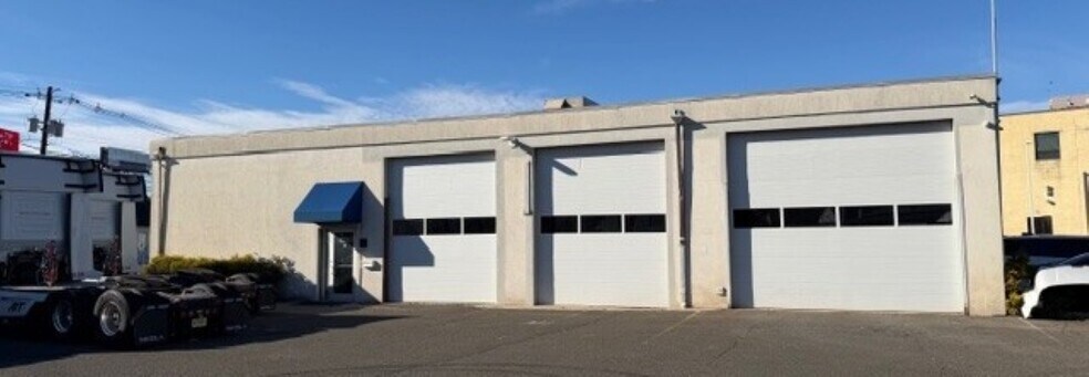 Primary Photo Of 207 W Central Ave, Maywood Auto Repair For Lease