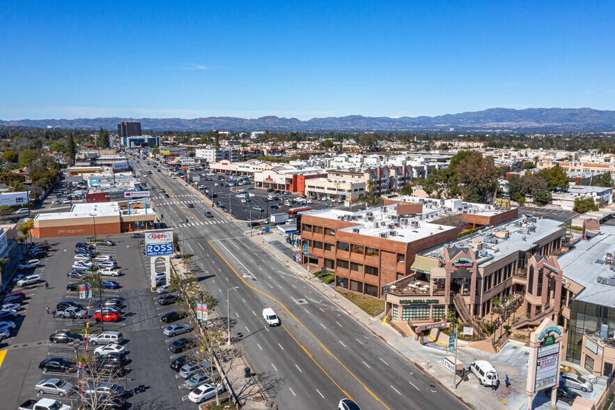More Photos Of 17835 Ventura Blvd, Encino Medical For Sale