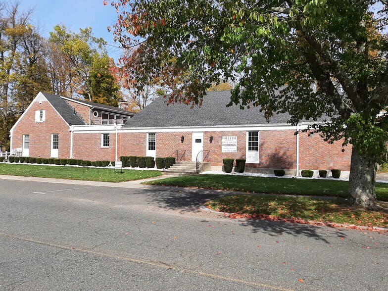 More Photos Of 2 Crane Park Dr, Wilbraham Medical For Lease