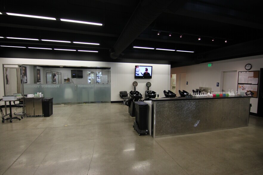 More Photos Of 1411 Railroad Ave, Bellingham Storefront For Lease