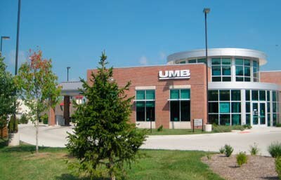 More Photos Of 401 N Bluff Rd, Collinsville Bank For Sale