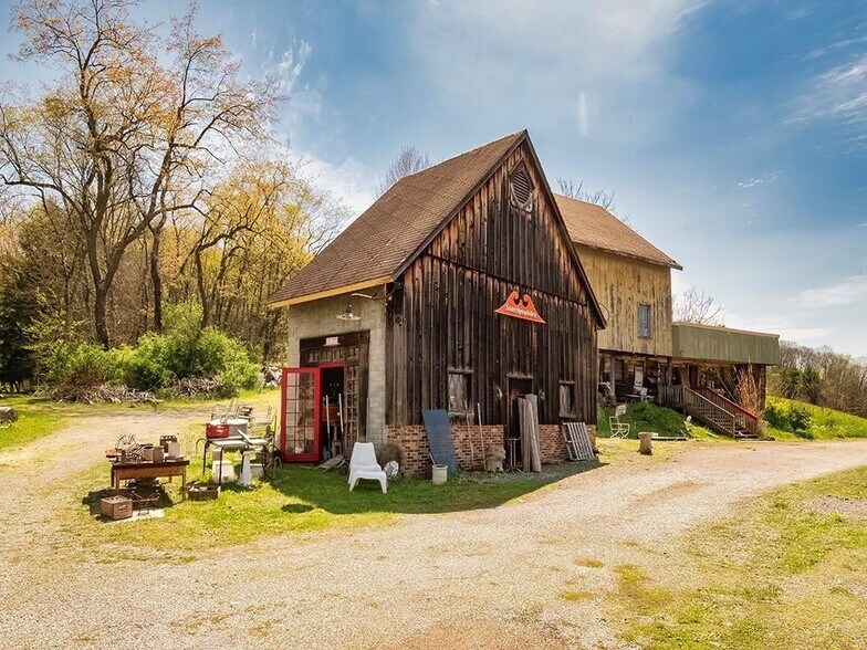 More Photos Of 333 Perry Hwy, Harmony Specialty For Sale