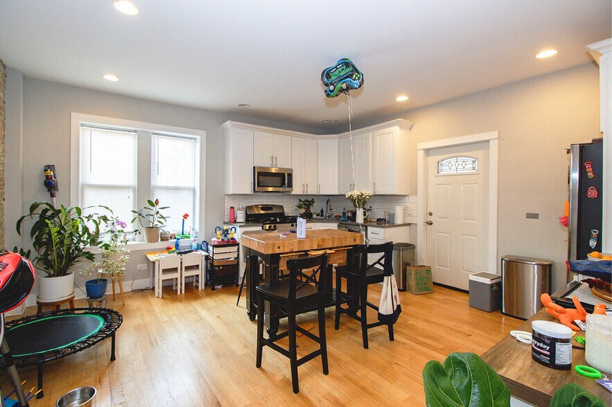 More Photos Of 3751-3759 N Western Ave, Chicago Multifamily For Sale