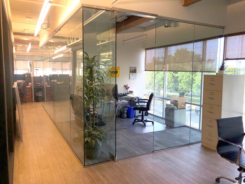 More Photos Of 130 Robin Hill Rd, Goleta Loft Creative Space For Lease