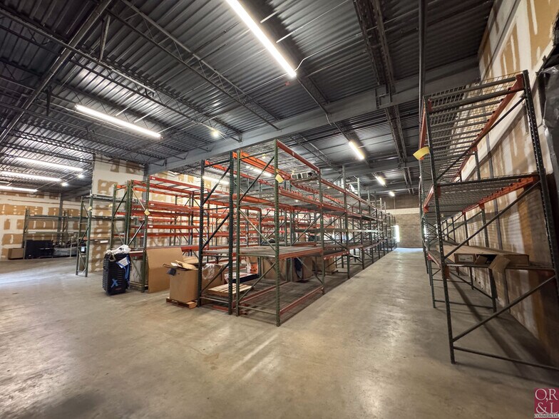 More Photos Of 95 Peters Rd, Bloomfield Light Manufacturing For Sale