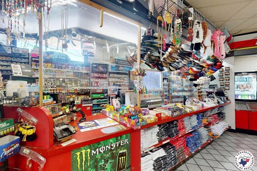 More Photos Of 5314 N State Line Ave, Texarkana Service Station For Sale