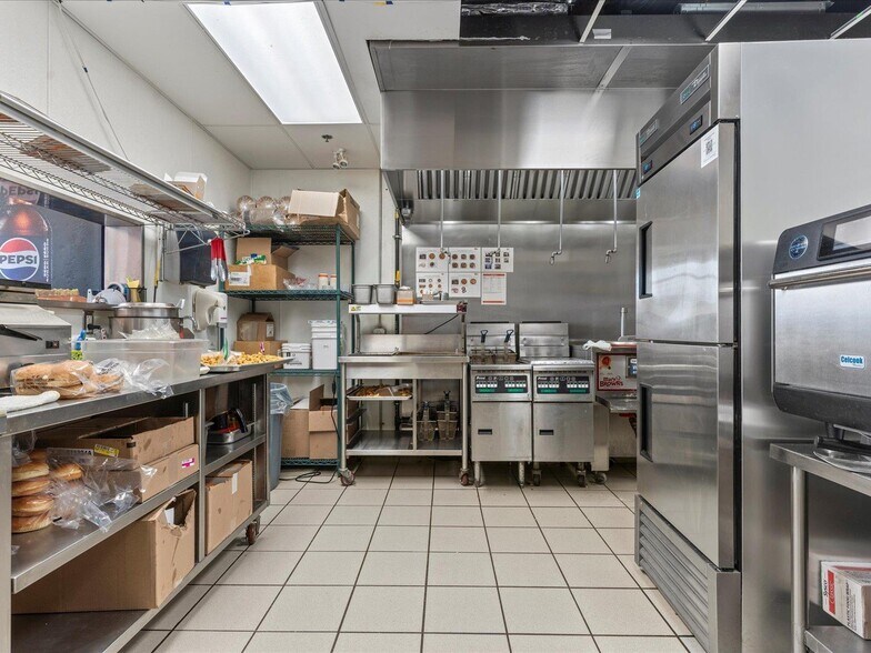 More Photos Of 1878 Mccallum Rd, Abbotsford General Retail For Sale