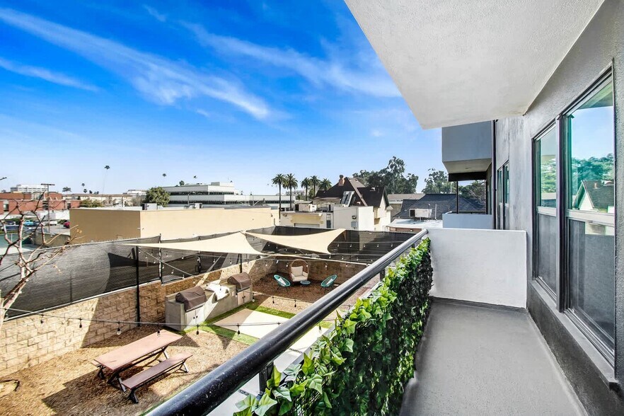 More Photos Of 262 N Los Robles Ave, Pasadena Apartments For Sale