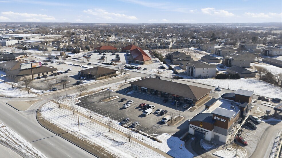 More Photos Of 3315 SW Williams Blvd, Cedar Rapids Storefront Retail Office For Lease