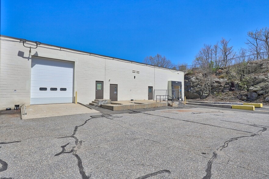 More Photos Of 562 Captain Neville Dr, Waterbury Manufacturing For Lease