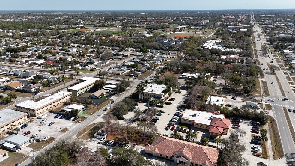 More Photos Of 825 Venetian Pky, Venice Office For Lease