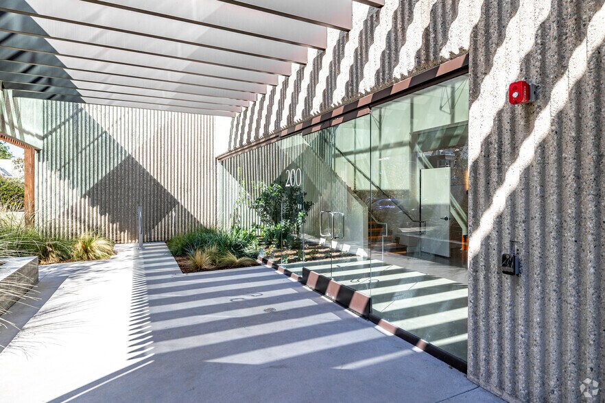 More Photos Of 200 E Baker St, Costa Mesa Loft Creative Space For Sale