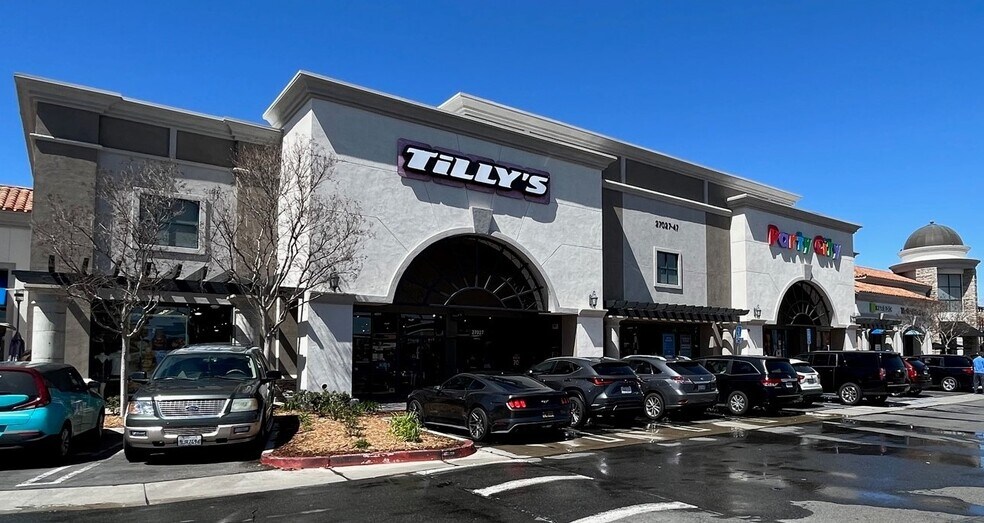 More Photos Of 27003-27103 Mcbean Pky, Valencia Unknown For Lease