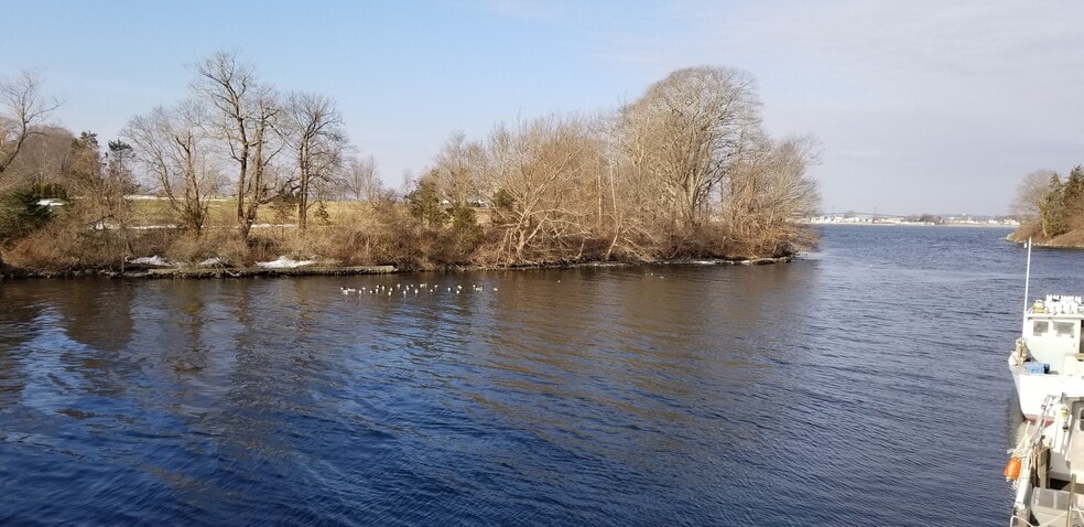 More Photos Of 2139 Main Rd, Tiverton Marina For Sale