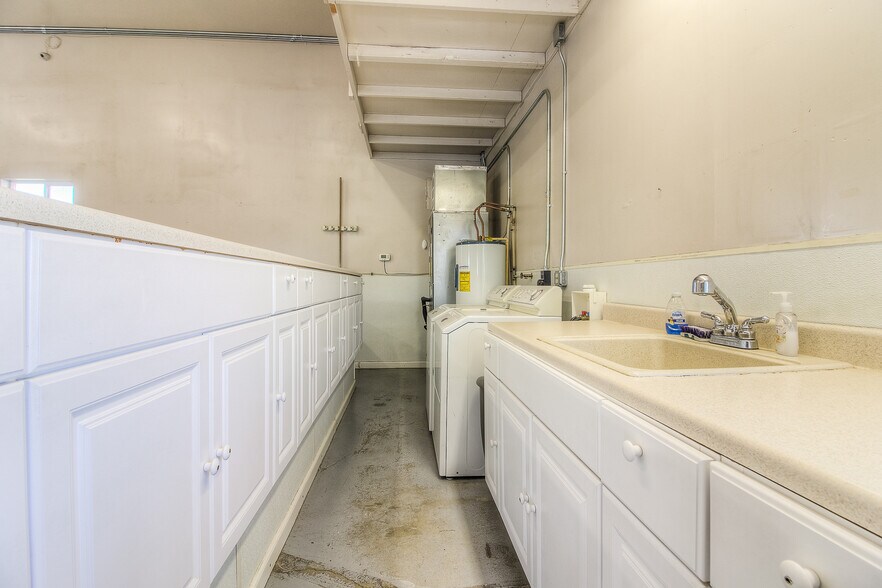 More Photos Of 2310 Terrace Heights Dr, Yakima Flex For Sale