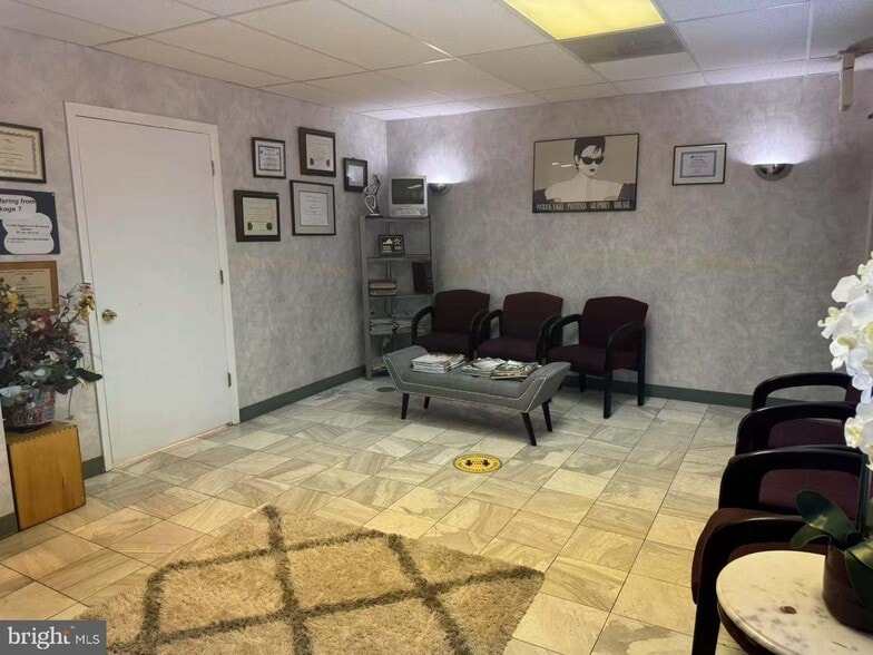 More Photos Of 8622 Lee Hwy, Fairfax Medical For Sale