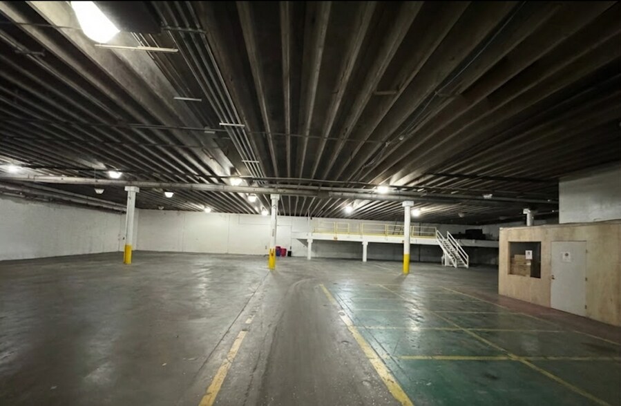 More Photos Of 309 Palette Dr, Fort Worth Manufacturing For Lease