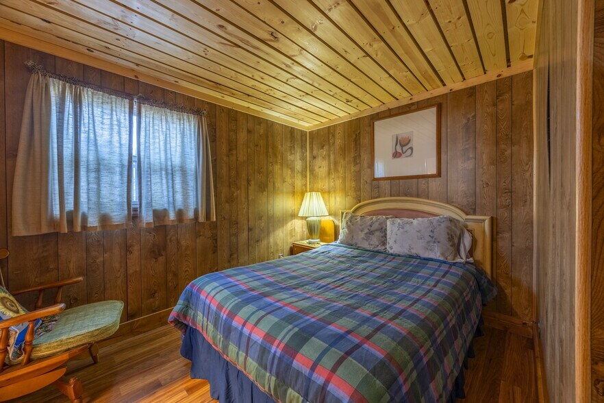 More Photos Of 815 Main Ave, Tillamook Hotel For Sale