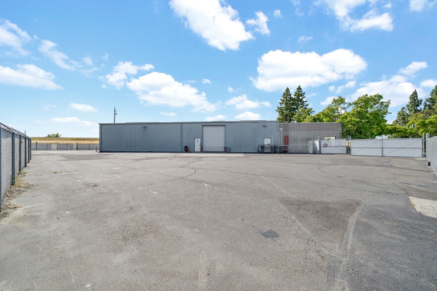 More Photos Of 4081 Seaport Blvd, West Sacramento Warehouse For Lease