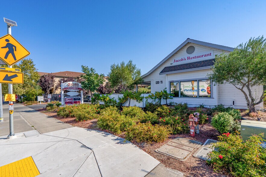 More Photos Of 1270 Broadway, Sonoma Freestanding For Sale