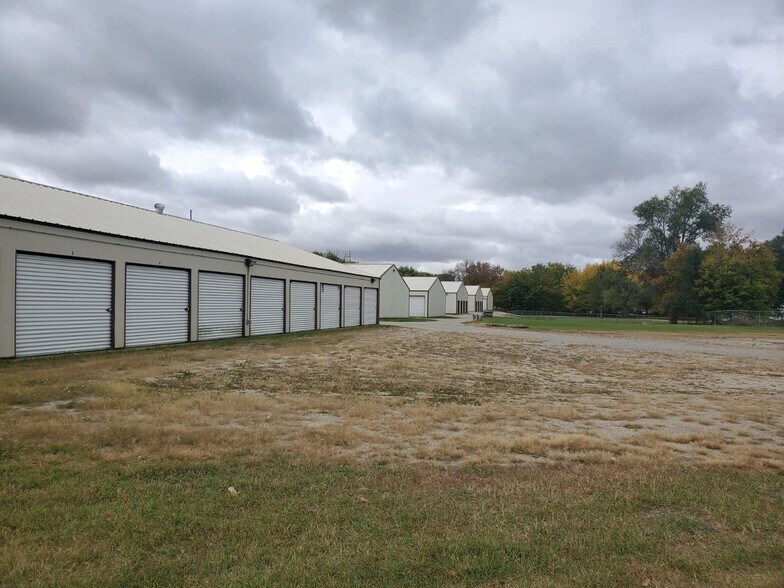 More Photos Of 301 E Rezin Ave, Albert Lea Self Storage For Sale