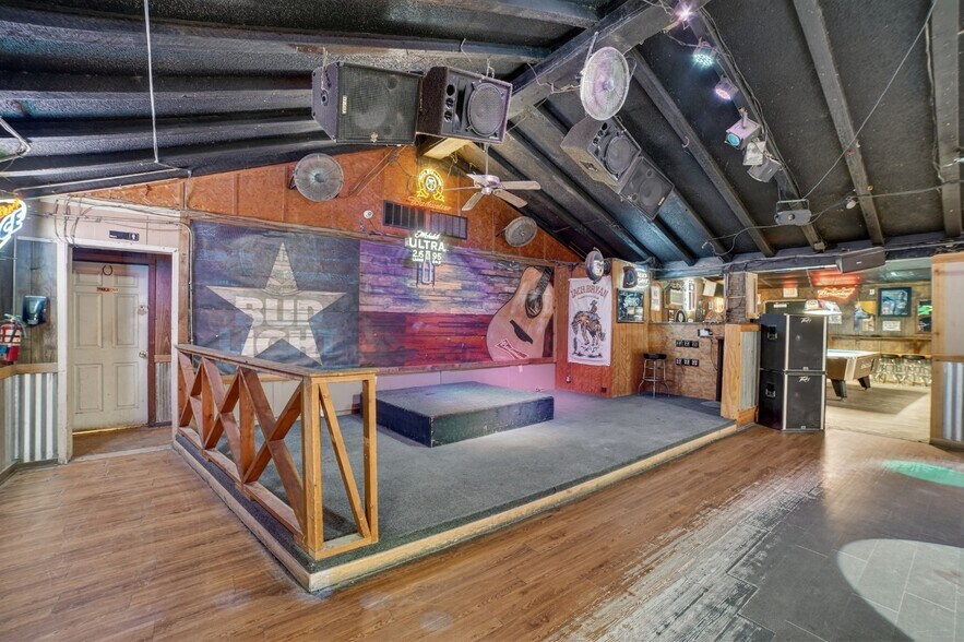 More Photos Of 304 FM 148, Terrell Sports And Entertainment For Sale
