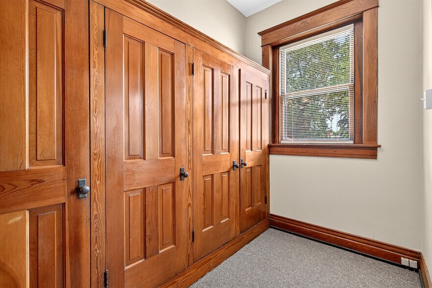 More Photos Of 1833 Windsor Pl, Louisville Office For Sale